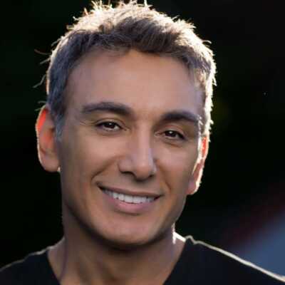 دانلود آهنگ تموم زندگیمو فقط با یه اشاره