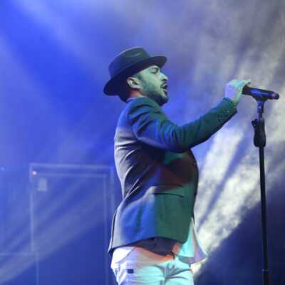 دانلود آهنگ عشوه بی اندازه داری دانلود آهنگ عشوه بی اندازه داری