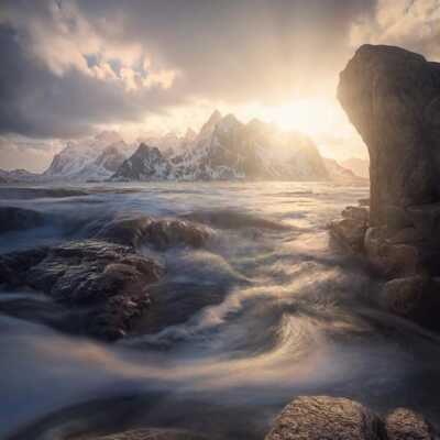 دانلود آهنگ چینه چینه چینه تومانه رودخانه آب روانه