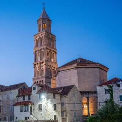 دانلود آهنگ قلبم بوم بوم میزنه به همه میگم این عشق منه