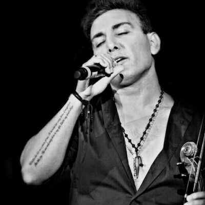 دانلود آهنگ گیر کردم تو اون شبی که گفتی باید جدا شیم کیفیت عالی MP3