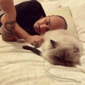 دانلود آهنگ کفشامم فرداش خز شدن درست یادمه