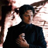 دانلود ریمیکس آخه خیلی کاملی نمیخوام ع پیشم بری