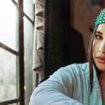 دانلود آهنگ وقتی دلتنگت میشم نگو اینم میگذره