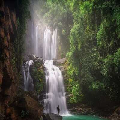 دانلود آهنگ ای بازیگر گریه نکن