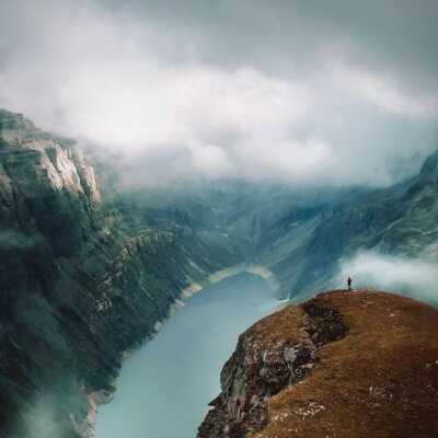 دانلود آهنگ رفیق آدما دو قسمتن