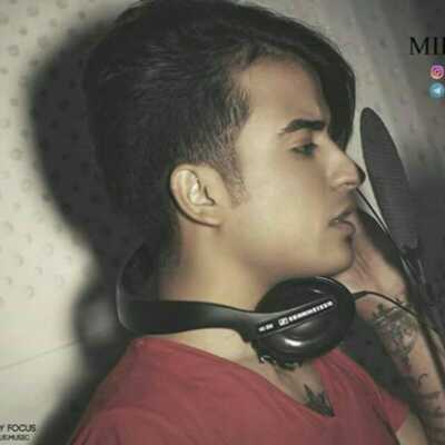 دانلود آهنگ یه بدن ۲۲ یه احساس افسرده یه روح ۷۰ ساله