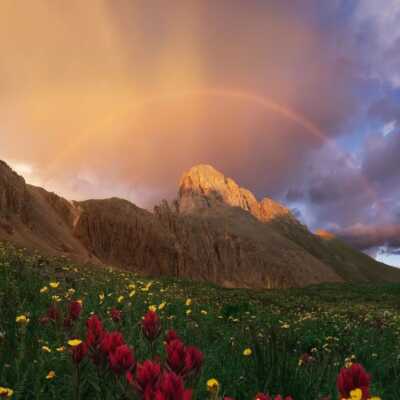 دانلود آهنگ من از این دنیا چی میخوام یه جعبه مداد رنگی