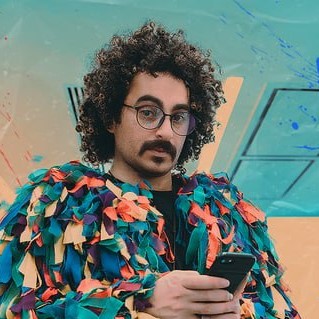 دانلود آهنگ اون منم بچه پولداری که دستش تو جیبه خودشه