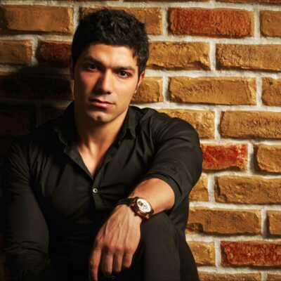 دانلود آهنگ مهدی آزادگان یه شب