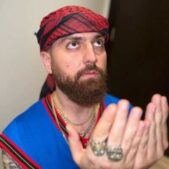 دانلود آهنگ همون که تنش فندیه همون مو مشکی ابرو مشکیه