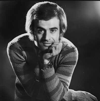 دانلود آهنگ  شبا تو این اتاق غم گرفته