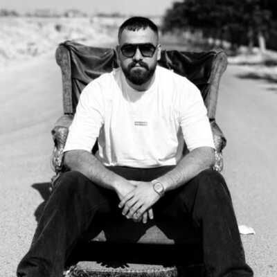 دانلود آهنگ دوتا کلاه کج دستشون بی سیم بستن چهارراه رارارا