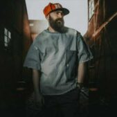 دانلود آهنگ معین زد نیست مثلت دانلود آهنگ معین زد نیست مثلت