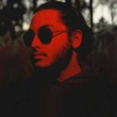 دانلود آهنگ ببین توی برفا بده بوسو