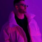 دانلود آهنگ  آرتا هر عشقی میمیرد