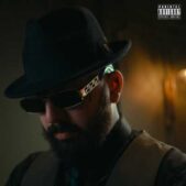 دانلود آهنگ ویناک ولی خب