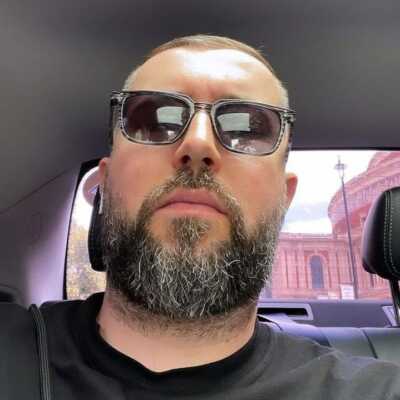 دانلود آهنگ عاشقتم ولی تو رابطم